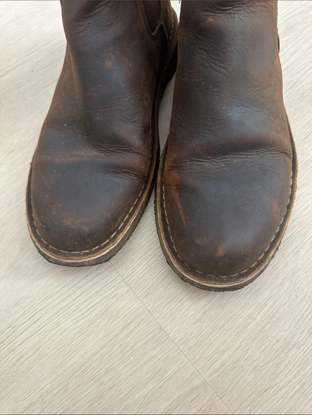 Clarks Brown Leather Chelsea Boots - Classic Pull-On Style- Clarks
